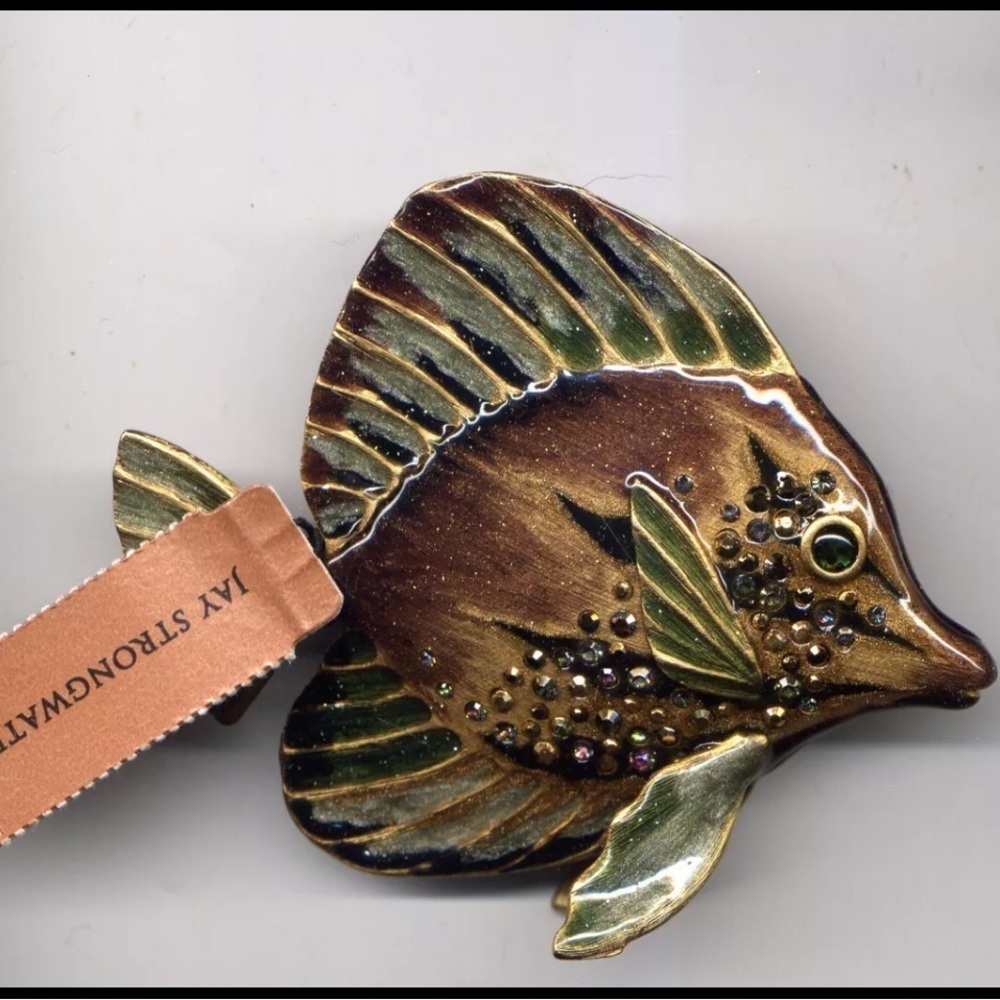 Jay Strongwater lustre Albert fish figurine
Box & dust bag included  
5042